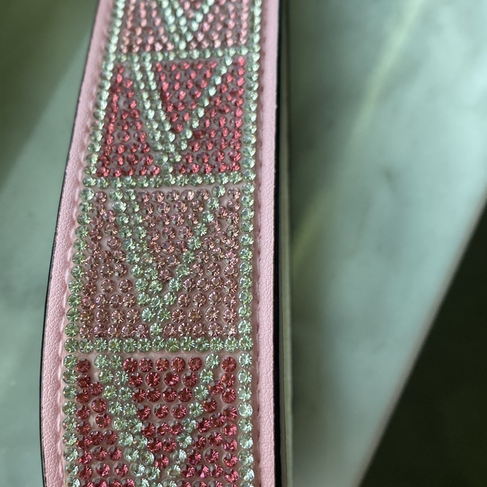 Victoria secret sparkles keychain - Picture 5 of 5